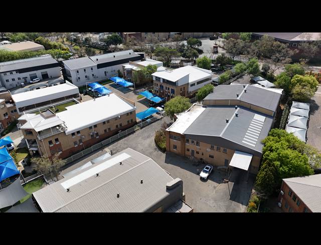 615M² WAREHOUSE TO LET IN KYALAMI